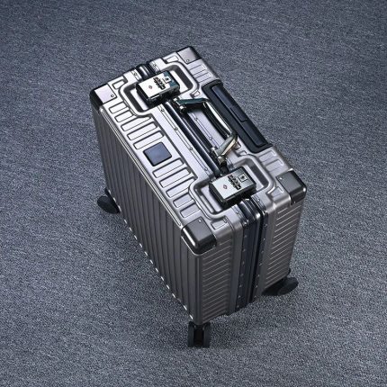 18-inch aluminum frame suitcase, small and lightweight women's carry-on luggage with combination lock, business trip suitcase with trolley and universal wheels.